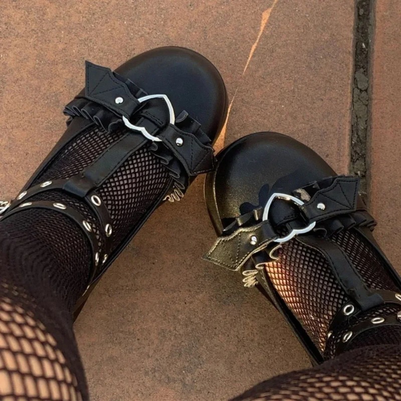 Mary Jane Shoes - รองเท้าส้นเตารีดแบบมีสายรัดรูปหัวใจสีชมพูสำหรับผู้หญิง สไตล์โลลิต้า พังก์ กอธิค คอสเพลย์ ไซส์