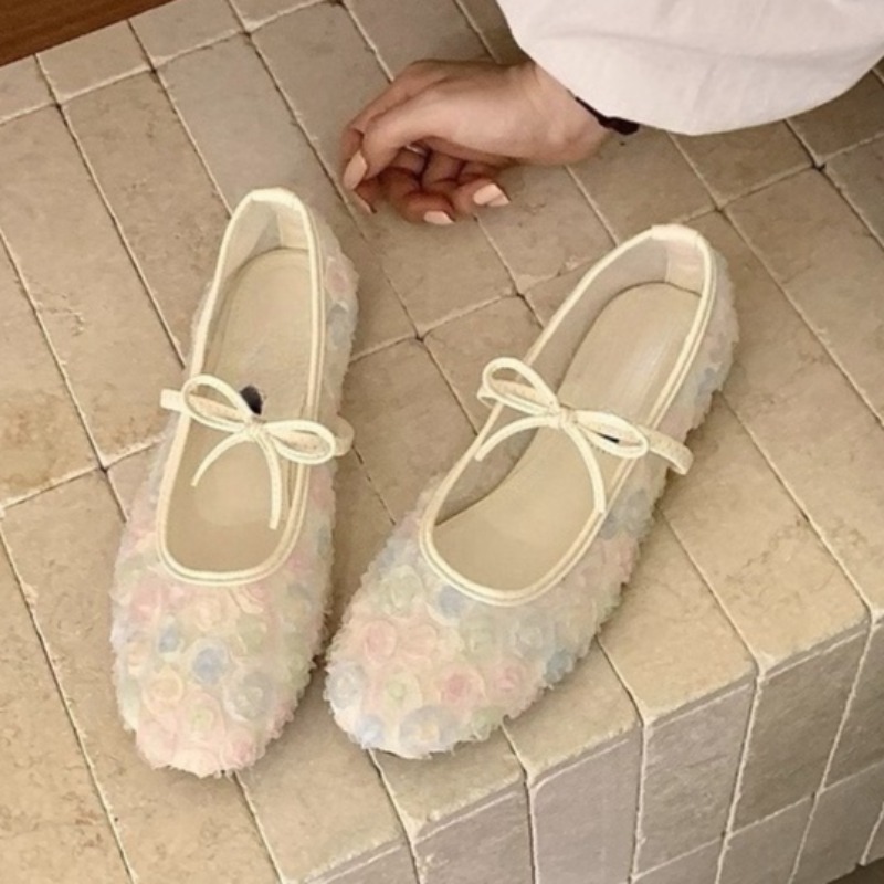 Mary Jane Shoes - รองเท้าแมรี่เจนตาข่ายลายกุหลาบจีนแบบใหม่ รุ่นอ่อนโยน ประจำฤดูใบไม้ผลิและฤดูร้อนปี 2026 พร้อมโบว์น่ารัก พื้นรองเท้านุ่ม