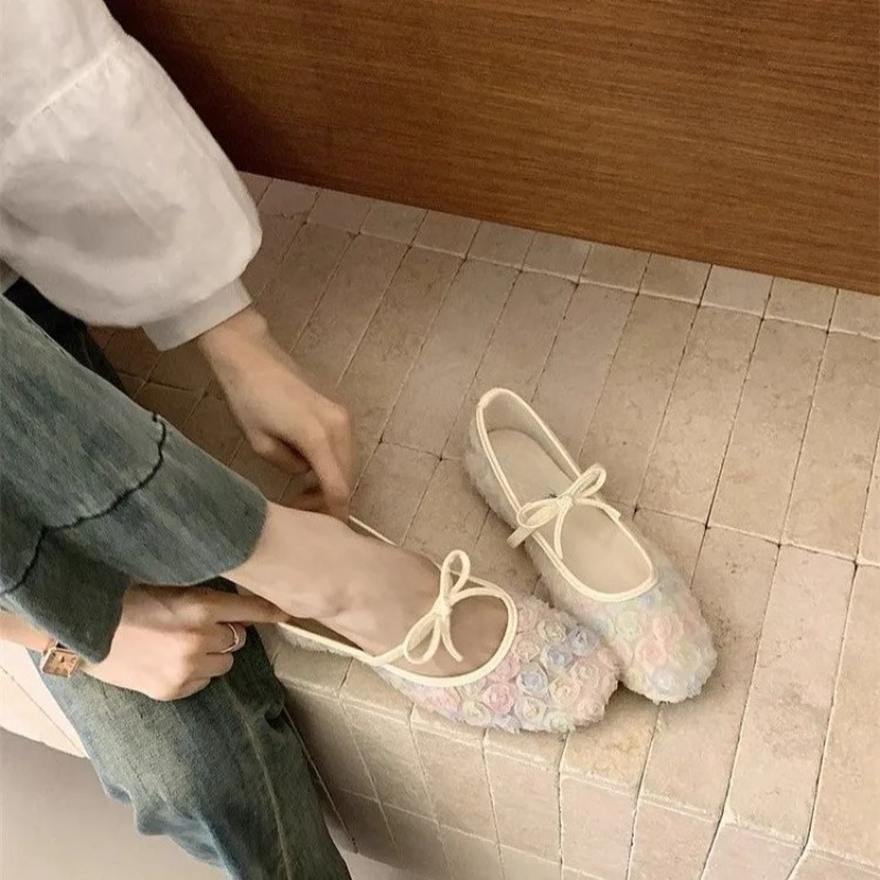 รองเท้าแมรี่เจนตาข่ายลายกุหลาบ - Mary Jane Shoes บทวิจารณ์และราคา
