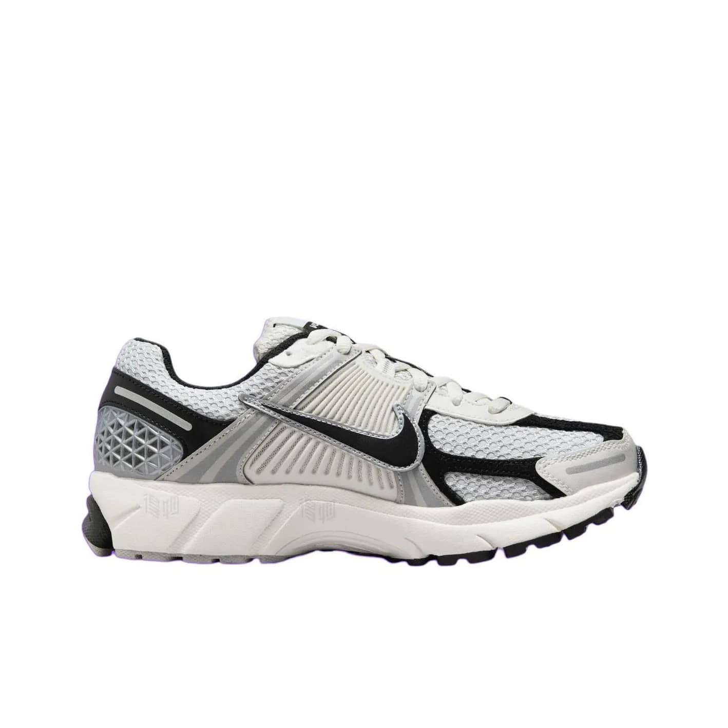 รองเท้าวิ่ง Nike Zoom Vomero 5 - Women Shoes Zoom บทวิจารณ์และราคา